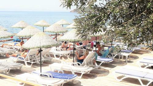 Assos Nazan Motel Restoran Beach