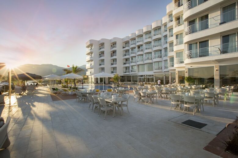 Marpessa Blue Beach Resort & Spa Hotel