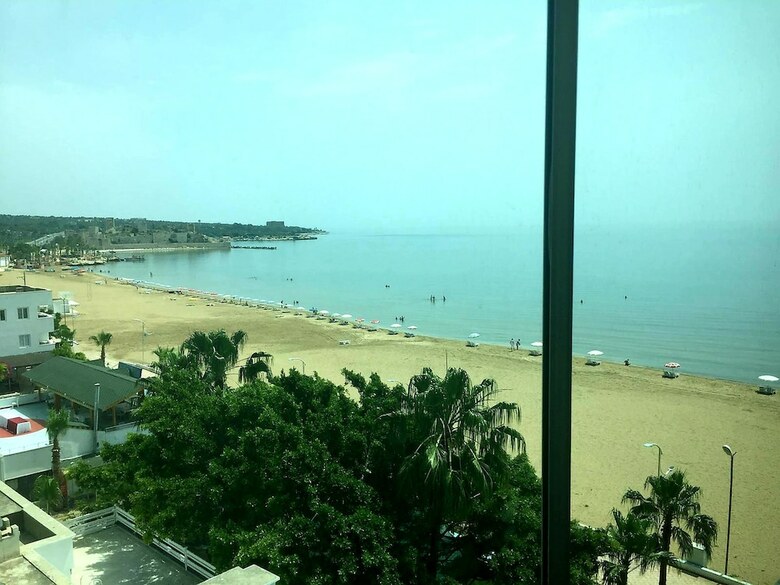 Has Hotel