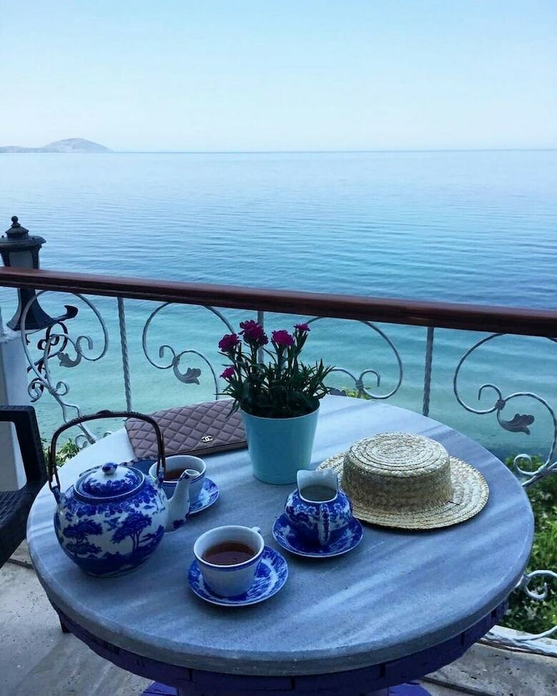 Mola Hotel