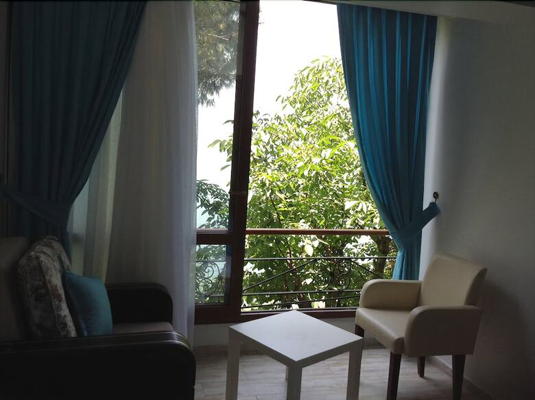 Mola Hotel