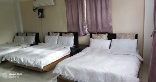 Sunday Inn