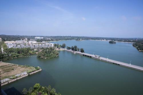 Golden Lake Hotel