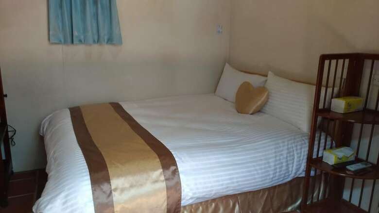 Hotel Sunny's Home