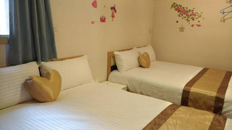 Hotel Sunny's Home