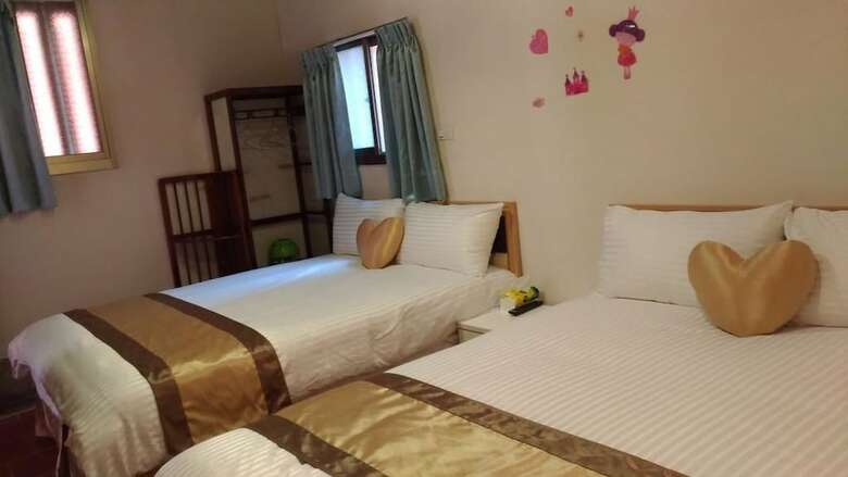 Hotel Sunny's Home