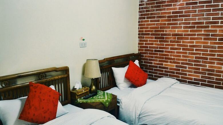 Love Nostalgia No. 53 B&B