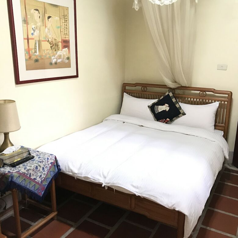 Love Nostalgia No. 53 B&B
