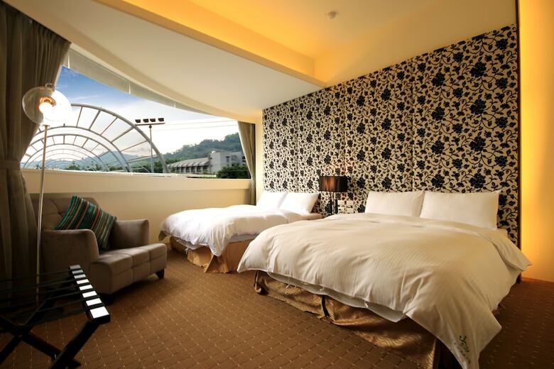 Mountain Fish Water Hotel