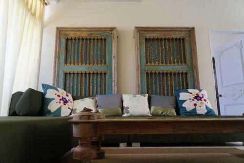 Cenacle B & B