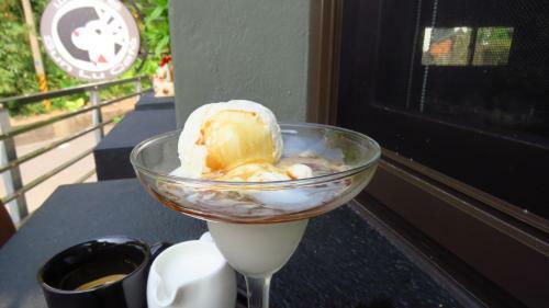 Jiufen Jinguashih Foothills Cafe