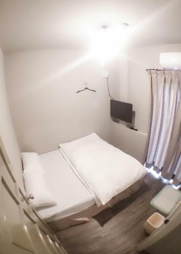 Feb Hostel