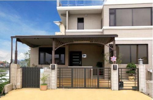 Bling's House