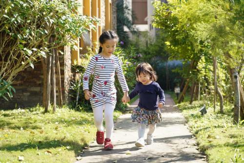Chamil Walking