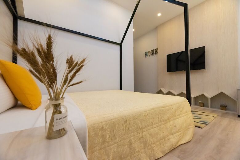 Bed & Breakfast Summer Blue