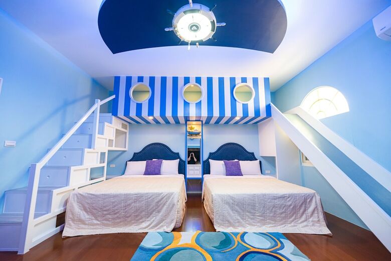 Bed & Breakfast Summer Blue
