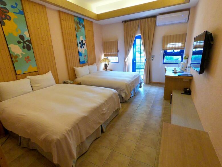 Hotel C'est La Vie
