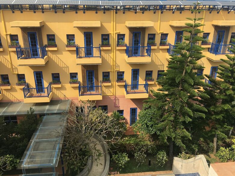 Hotel C'est La Vie
