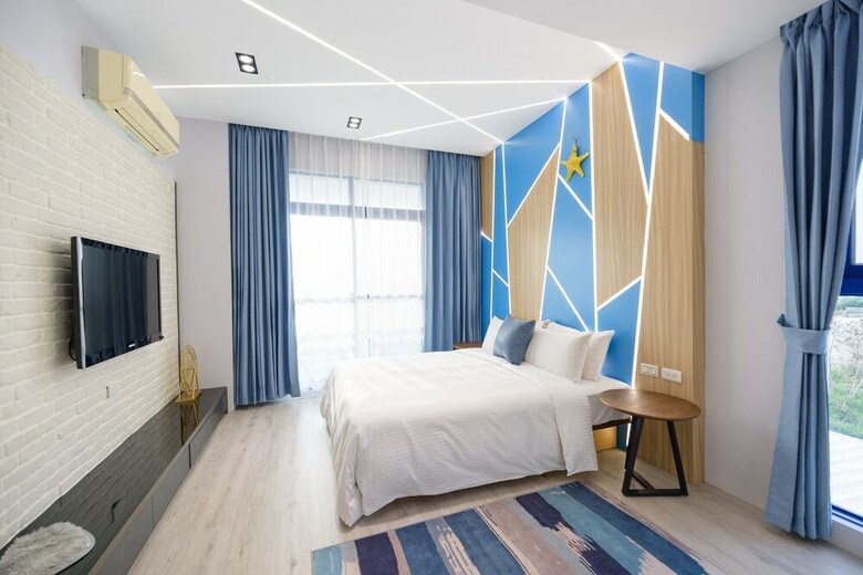Bed & Breakfast Summer Blue Sky