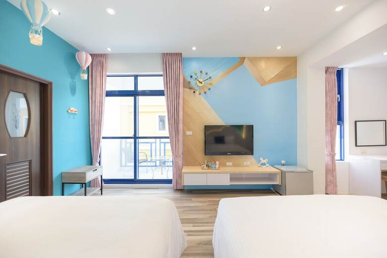 Bed & Breakfast Summer Blue Sky