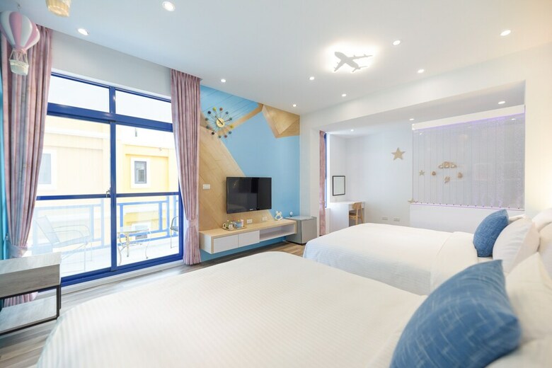Bed & Breakfast Summer Blue Sky
