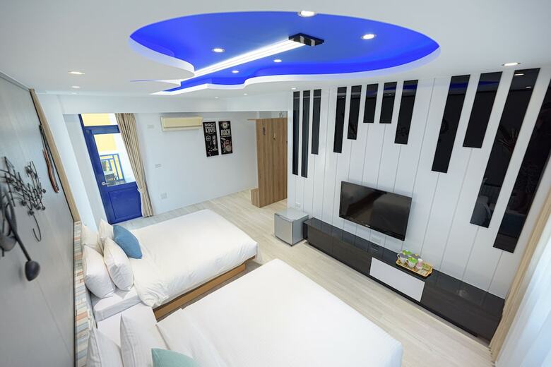Bed & Breakfast Summer Blue Sky