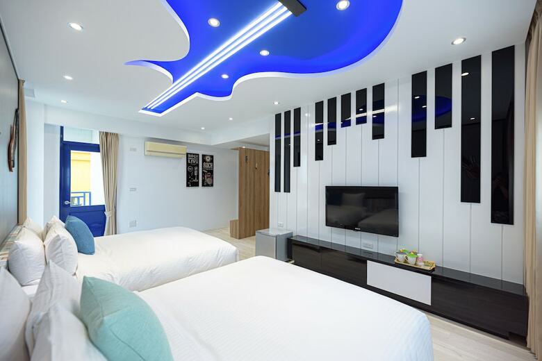Bed & Breakfast Summer Blue Sky