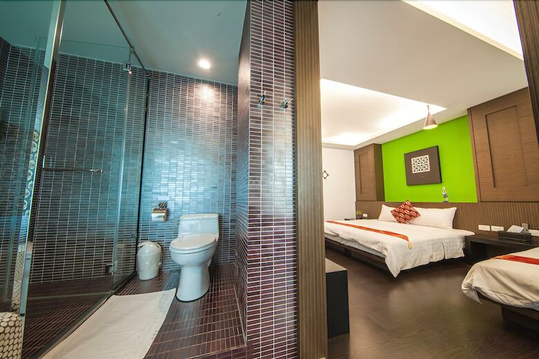 Hostal Hi One One
