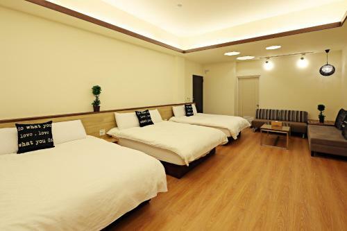 Happiness Yes Hostel