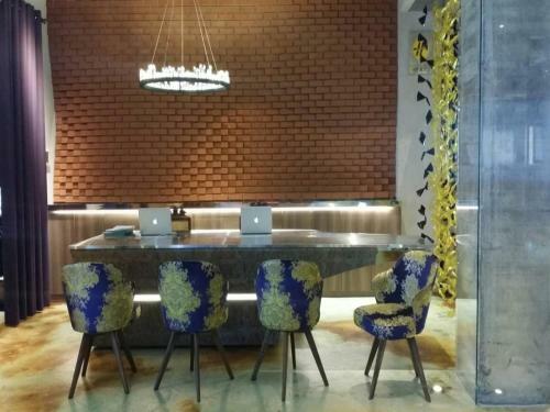 Hive Hotel