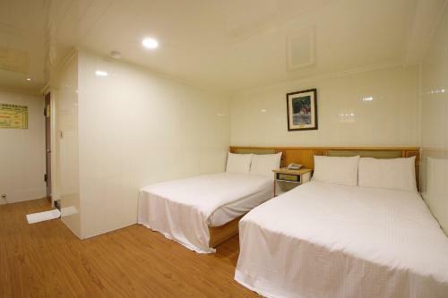 Lion Hotel