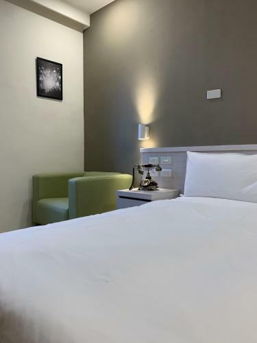 Raise Hotel