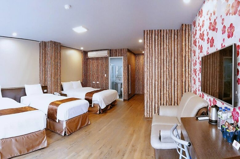 A Ace Hotel