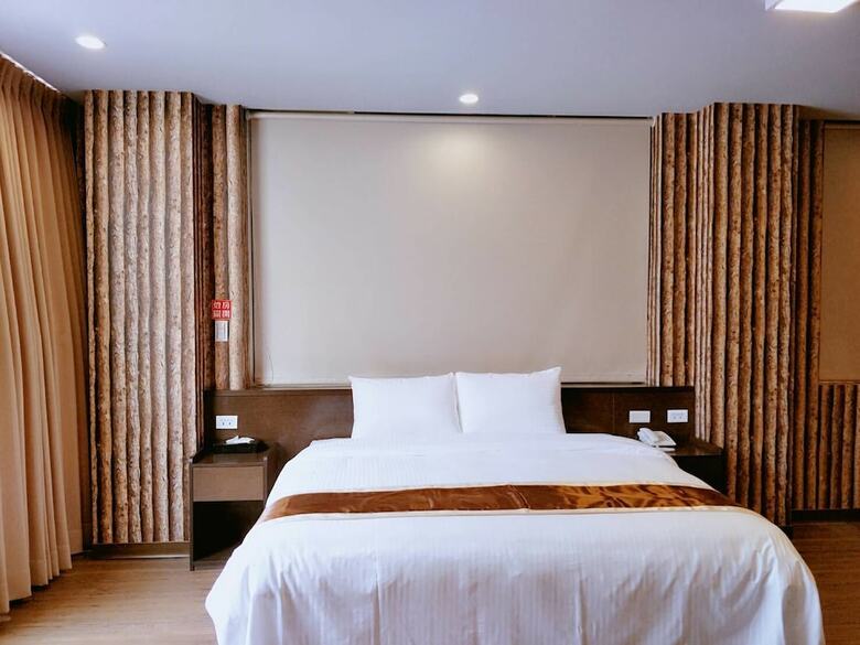 A Ace Hotel