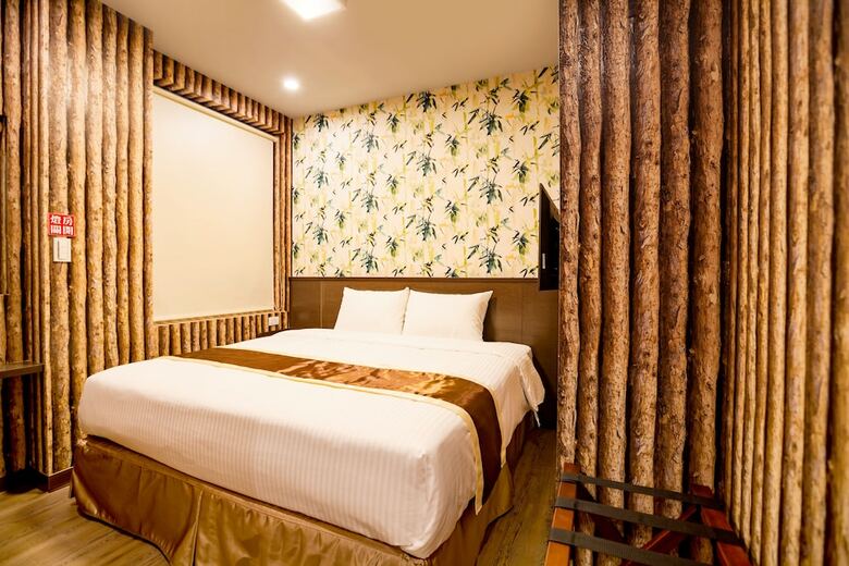 A Ace Hotel