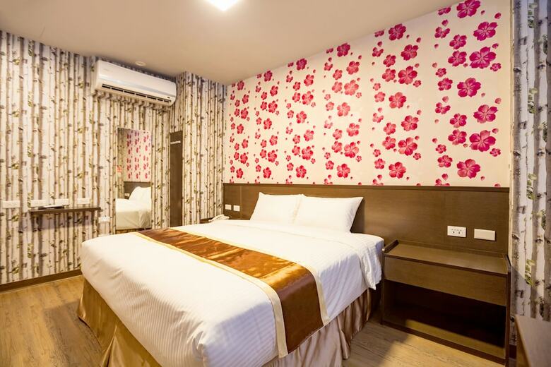 A Ace Hotel