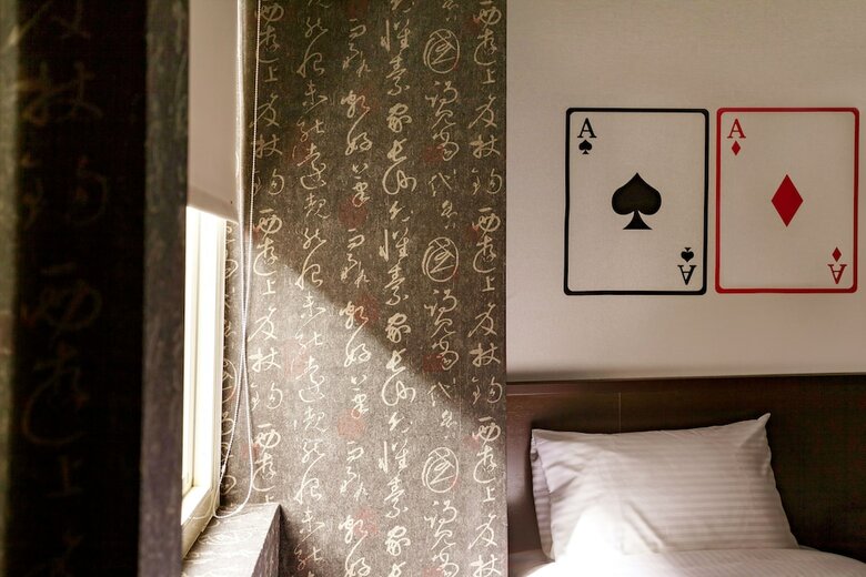A Ace Hotel