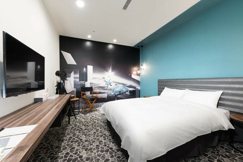 Hotel Half