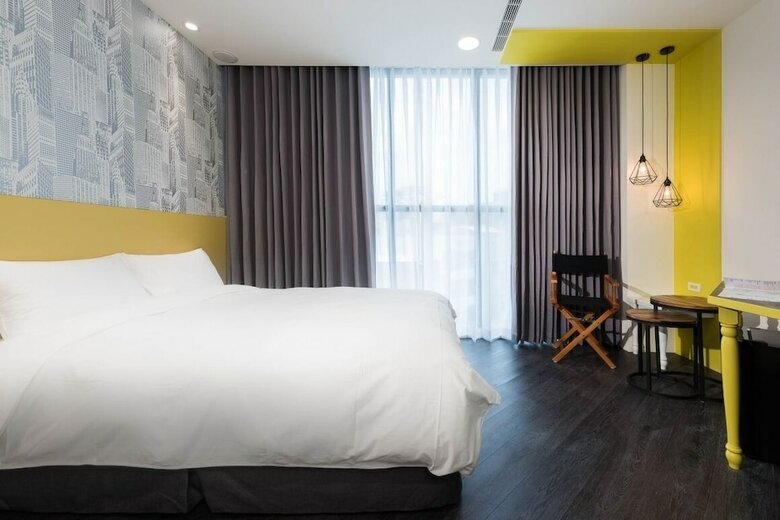 Hotel Half