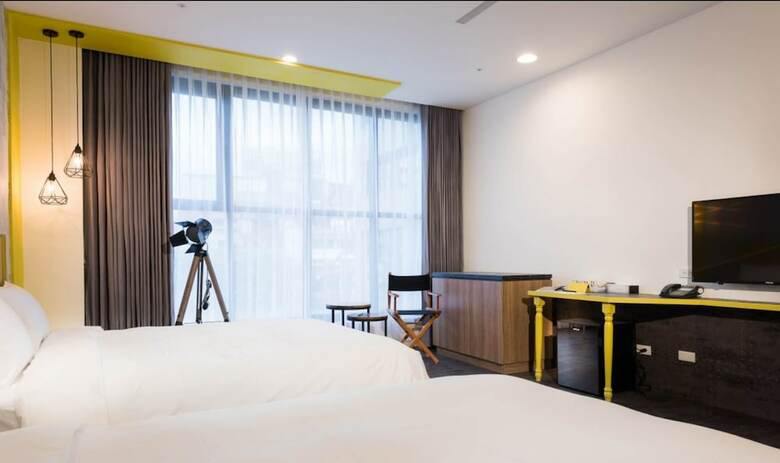 Hotel Half