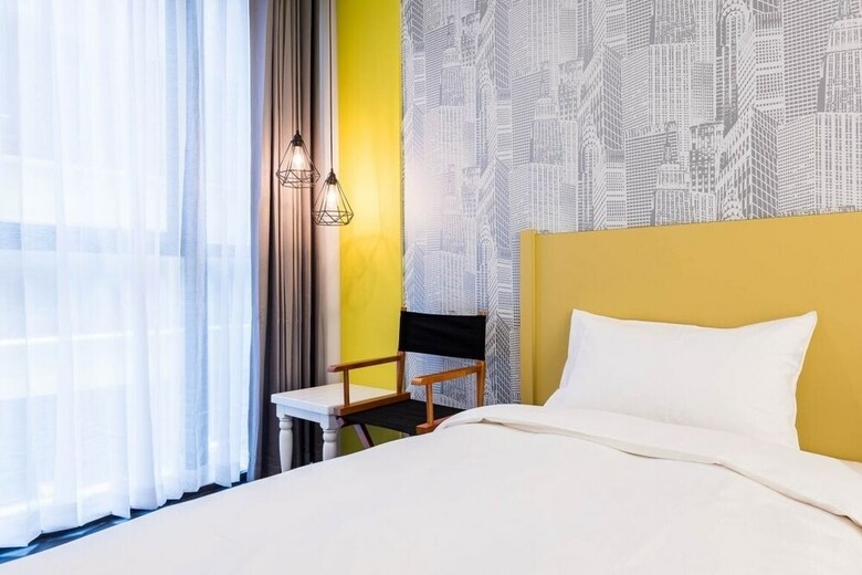 Hotel Half