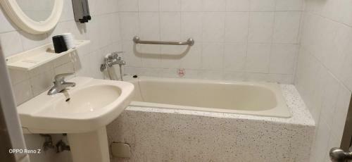 Min Chiao Hotel