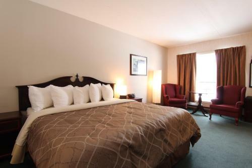 Motel Bancroft Inn & Suites
