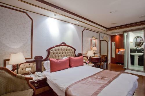 Charming City Songshan Hotel