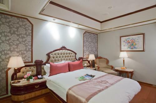 Charming City Songshan Hotel