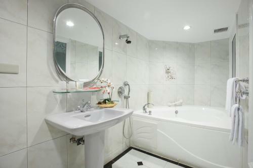 Tai Hope Hotel