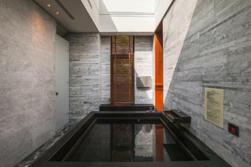 Hotel Villa 32 (Guests Must Be 16+)