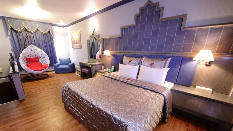Summer House Motel