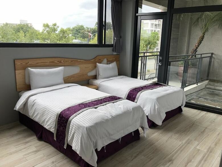 Bed & Breakfast Yuan Places