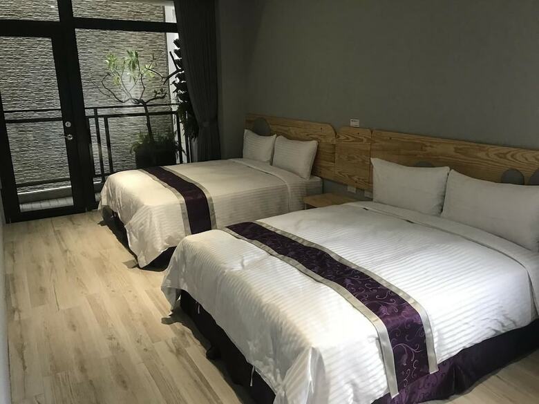 Bed & Breakfast Yuan Places